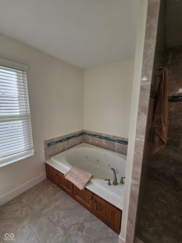 13028 Veon Drive, Fishers, IN 46038