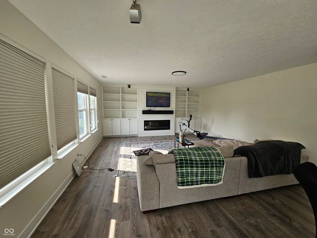 13028 Veon Drive, Fishers, IN 46038