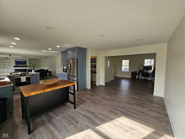 13028 Veon Drive, Fishers, IN 46038