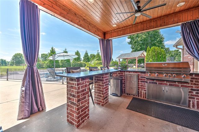 10837 Rosehaven Lane, Bentonville, AR 72712