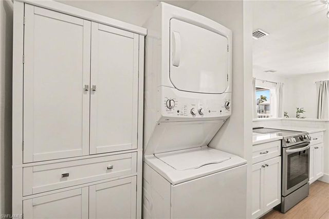 942 Prescott ST, Fort Myers Beach, FL 33931