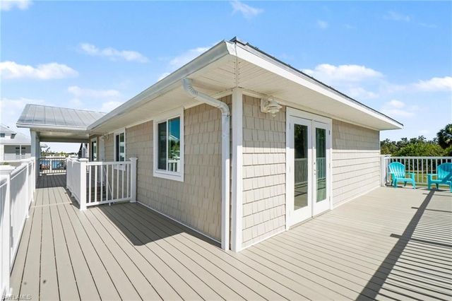 942 Prescott ST, Fort Myers Beach, FL 33931