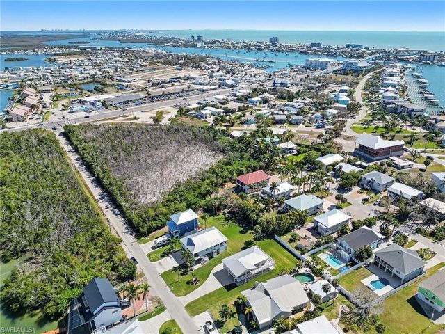 942 Prescott ST, Fort Myers Beach, FL 33931