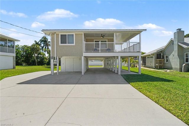 942 Prescott ST, Fort Myers Beach, FL 33931