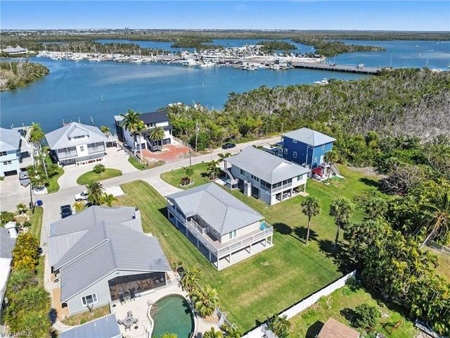 942 Prescott ST, Fort Myers Beach, FL 33931