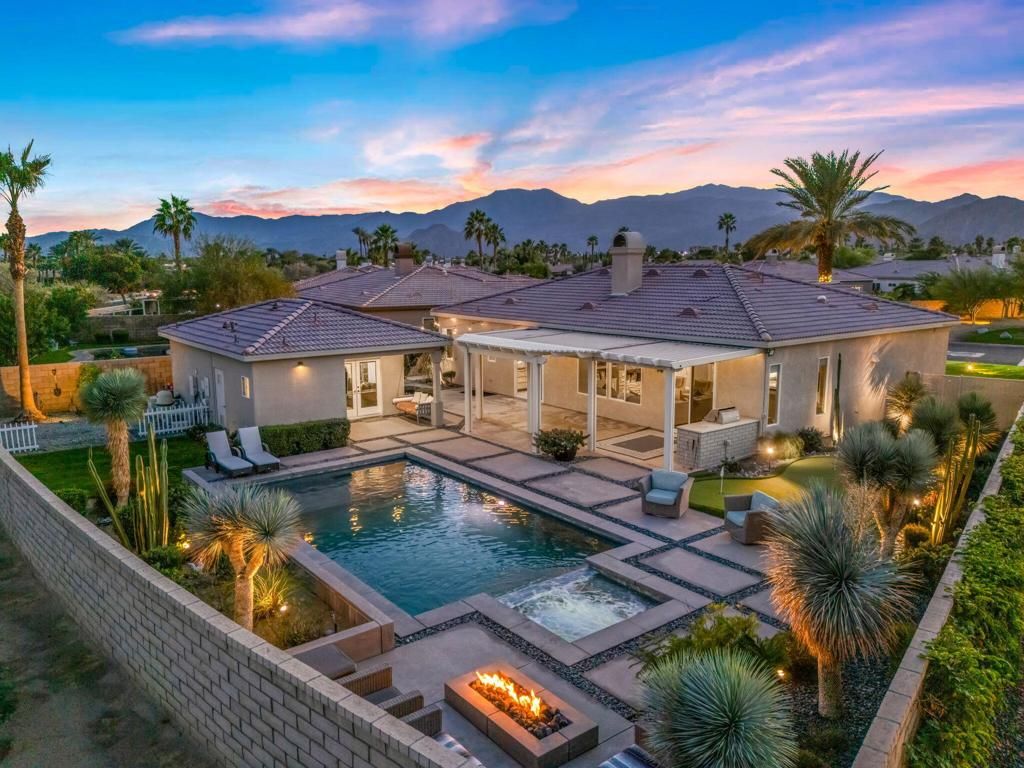 43070 Parkway Esplanade E, La Quinta, CA 92253