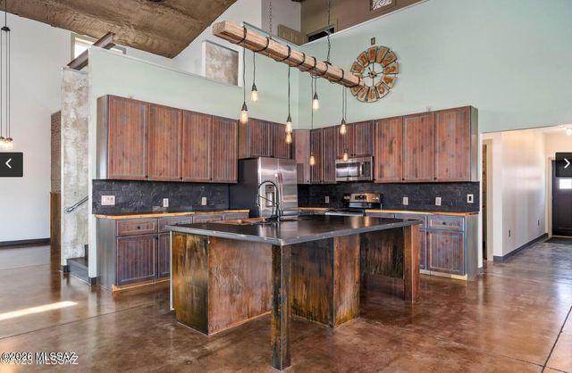 33977 S Twin Hawk Lane, Marana, AZ 85658