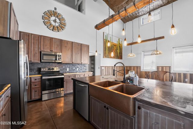 33977 S Twin Hawk Lane, Marana, AZ 85658