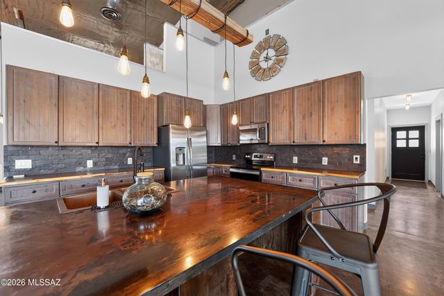 33977 S Twin Hawk Lane, Marana, AZ 85658