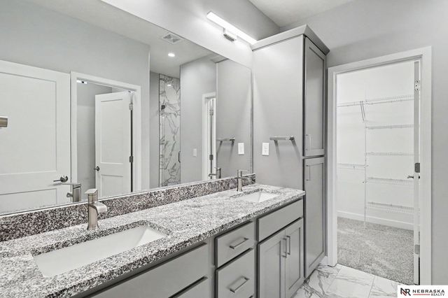 7641 Kallum Drive, Lincoln, NE 68516