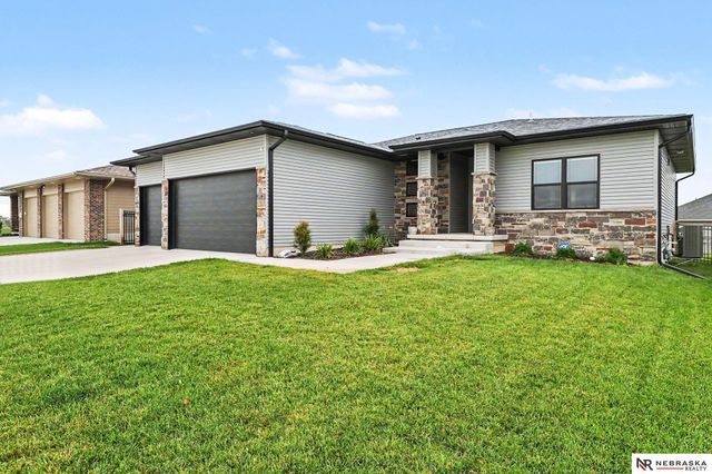 7641 Kallum Drive, Lincoln, NE 68516