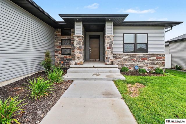 7641 Kallum Drive, Lincoln, NE 68516