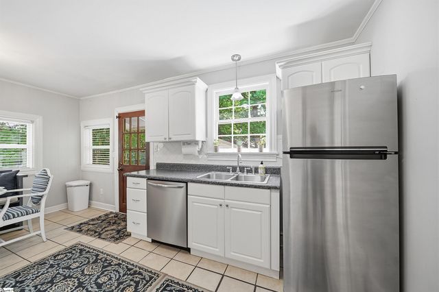 8 Northwood Avenue, Greenville, SC 29609
