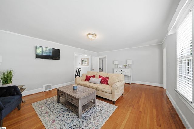 8 Northwood Avenue, Greenville, SC 29609