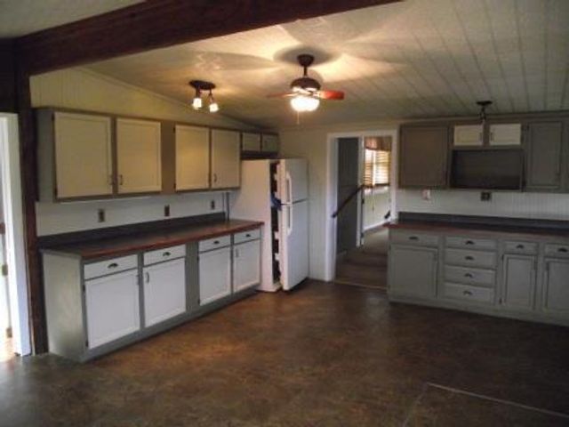 1316,28&70 E Chauvez Road, Scottville, MI 49454