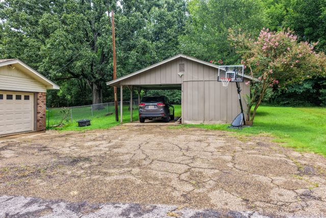 3054 Old Paris Road, Mt Pleasant, TX 75455