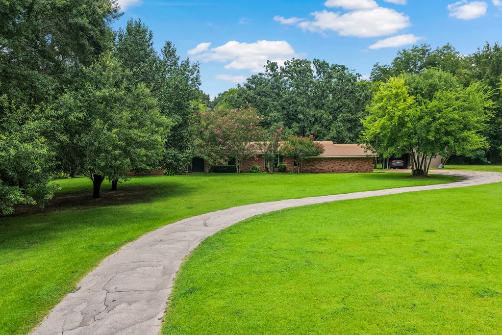 3054 Old Paris Road, Mt Pleasant, TX 75455