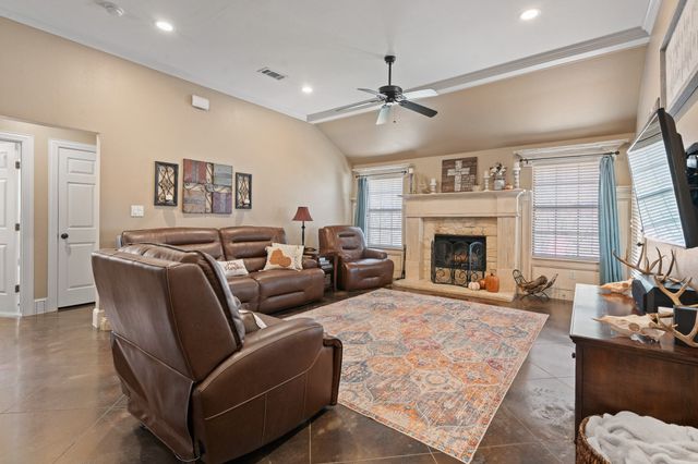 2916 Shoreline Drive, Burleson, TX 76028