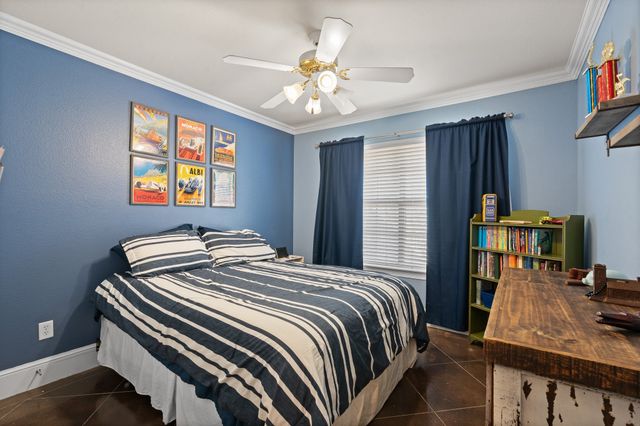 2916 Shoreline Drive, Burleson, TX 76028