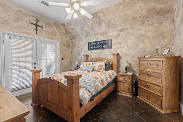 2916 Shoreline Drive, Burleson, TX 76028