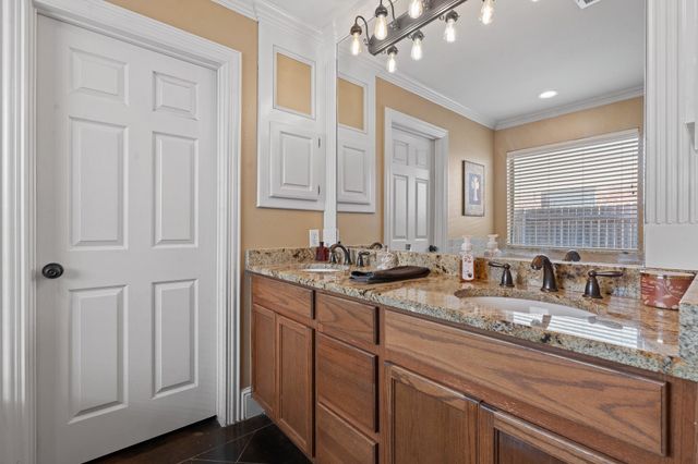 2916 Shoreline Drive, Burleson, TX 76028