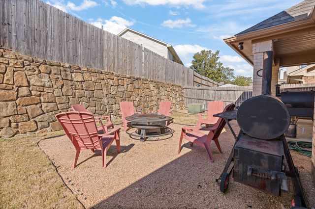 2916 Shoreline Drive, Burleson, TX 76028