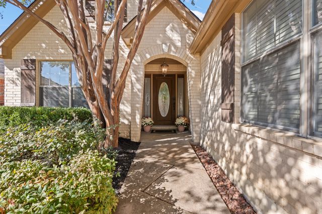 2916 Shoreline Drive, Burleson, TX 76028