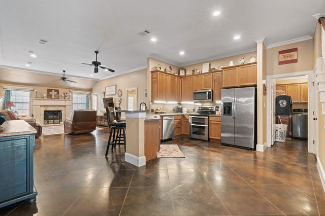 2916 Shoreline Drive, Burleson, TX 76028