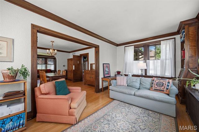 7430 Byron Place, Clayton, MO 63105