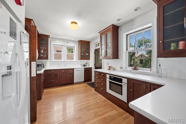 7430 Byron Place, Clayton, MO 63105