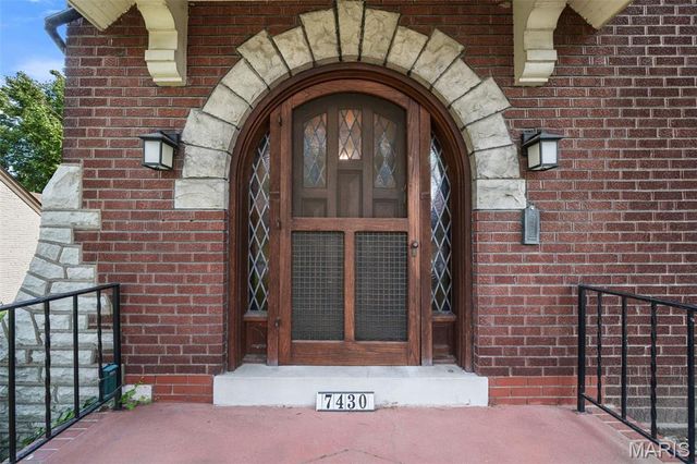 7430 Byron Place, Clayton, MO 63105
