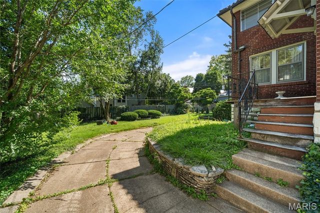 7430 Byron Place, Clayton, MO 63105