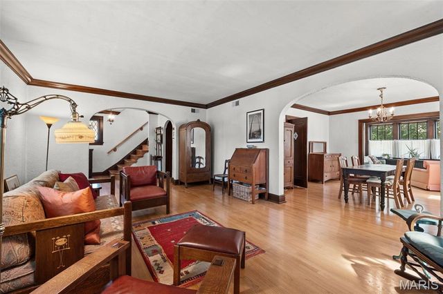 7430 Byron Place, Clayton, MO 63105