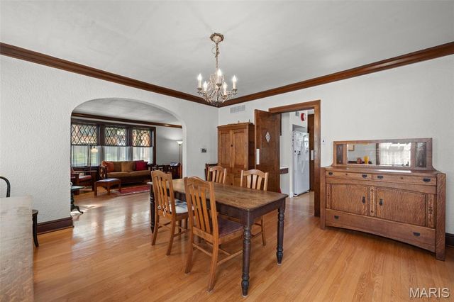 7430 Byron Place, Clayton, MO 63105