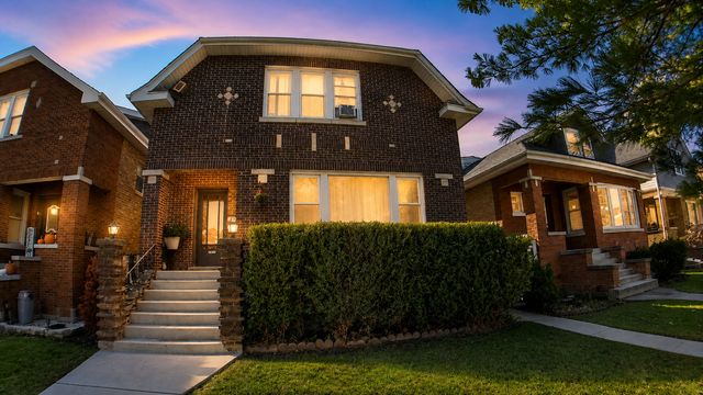 5433 W MELROSE Street, Chicago, IL 60641