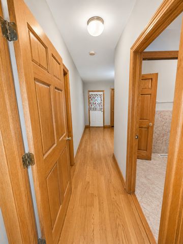5433 W MELROSE Street, Chicago, IL 60641