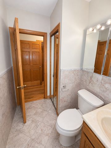 5433 W MELROSE Street, Chicago, IL 60641