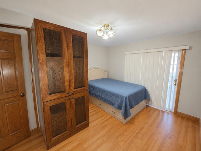 5433 W MELROSE Street, Chicago, IL 60641