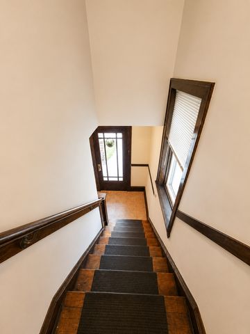 5433 W MELROSE Street, Chicago, IL 60641