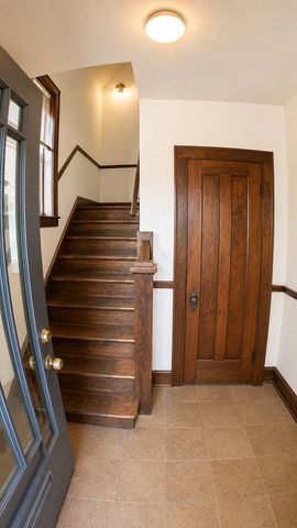 5433 W MELROSE Street, Chicago, IL 60641