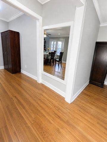 5433 W MELROSE Street, Chicago, IL 60641