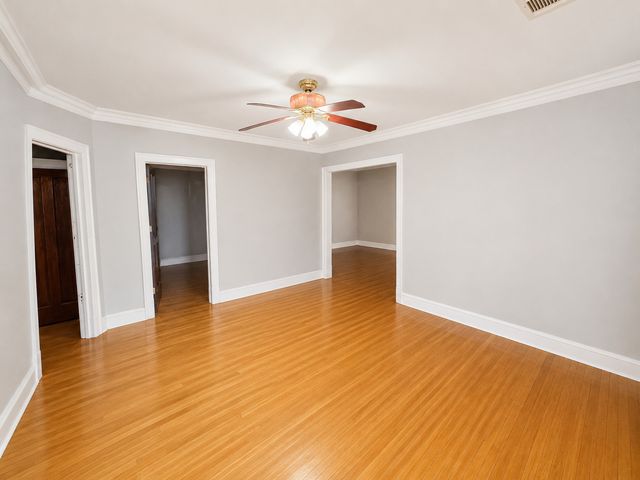 5433 W MELROSE Street, Chicago, IL 60641