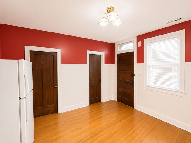 5433 W MELROSE Street, Chicago, IL 60641