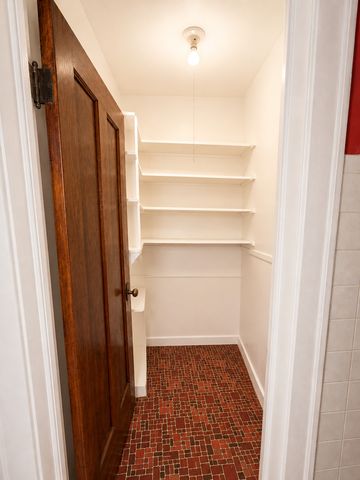 5433 W MELROSE Street, Chicago, IL 60641