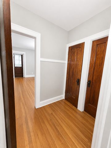 5433 W MELROSE Street, Chicago, IL 60641