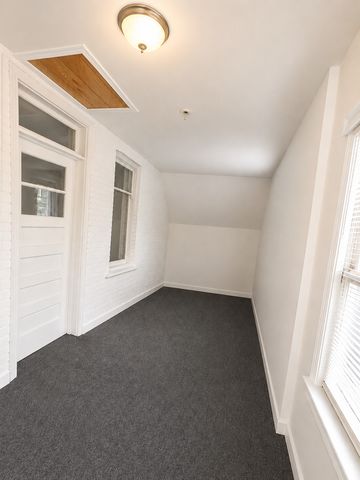 5433 W MELROSE Street, Chicago, IL 60641