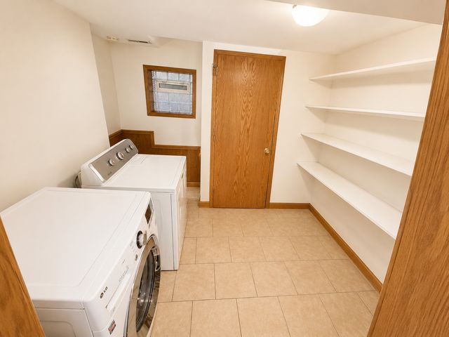5433 W MELROSE Street, Chicago, IL 60641