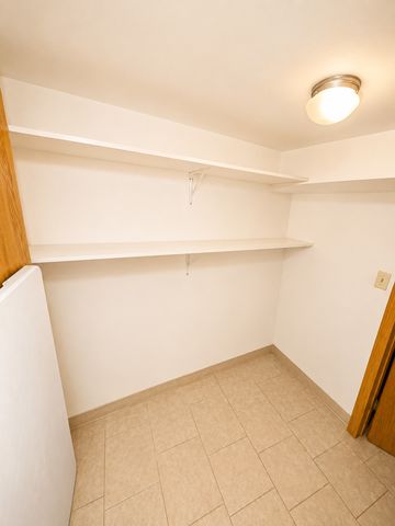 5433 W MELROSE Street, Chicago, IL 60641
