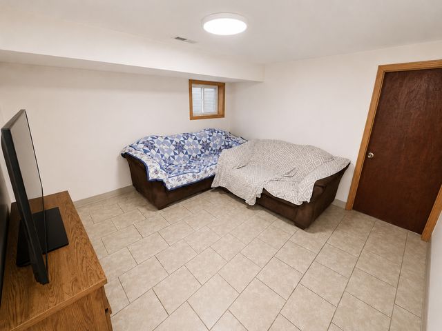 5433 W MELROSE Street, Chicago, IL 60641