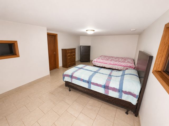 5433 W MELROSE Street, Chicago, IL 60641
